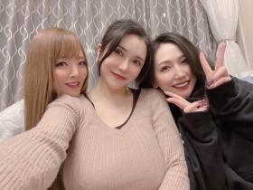 神级女优挺“专属奶量”合体,乳池淹没网友视线:“H竟然是细汉!”