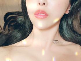 宝生リリー(宝生莉莉)被性侵害的后遗症,胸部整个中凹了进去